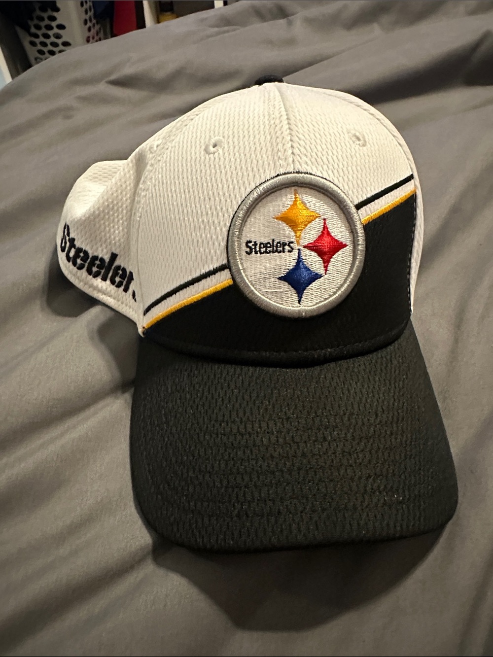New Era Pittsburgh Steelers White, Black, Yellow Mesh Cap